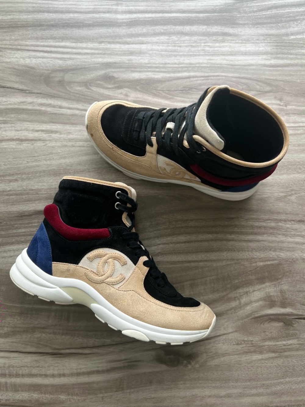 $1,300 CHANEL CC Logo Suede Sneaker Size 7 (EU 37.5) Womens